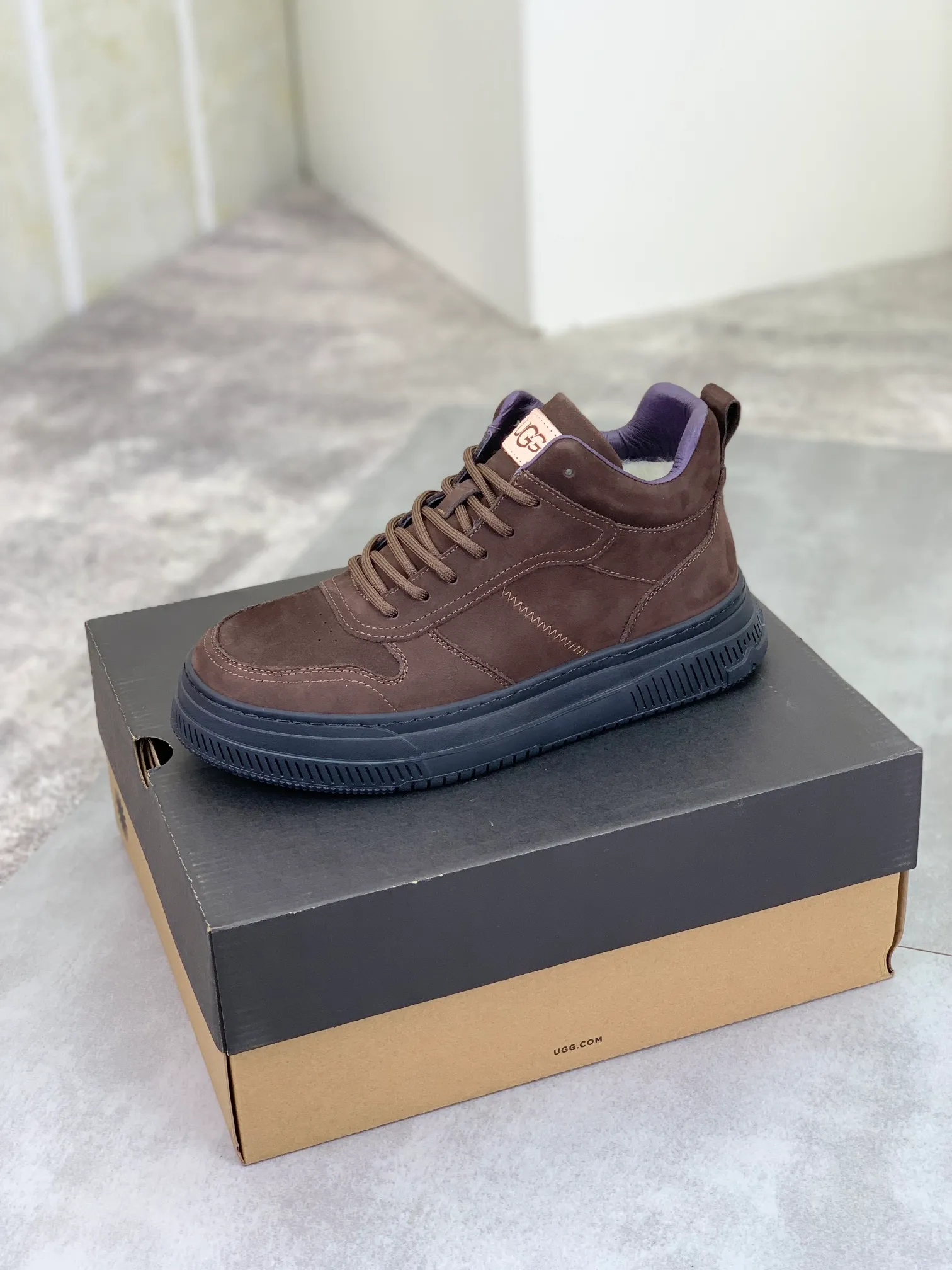 Men's Men's Shoes P620 [New Style] 💰 🆘 "Real Wool" [UGG] 👉 Popular men's shoes official website synchronization 🔰 Genuine quality [proud] is not comparable to the imitations in the general market 🌀 The upper is imported Italian frosted cowhide, and the lining: foot pad 🅰️ grade 🐑 real wool 👻 Only Grade A can show the effect The hand feels smooth and delicate 🔱The shoe shape is grand, only genuine factories can achieve it 🎄The perfect toughness of the original outsole 👻⬛️ allows customers to bid farewell to one-time consumption. Real wool lining, super warm. 3️⃣Colors available Sizes: 38-44